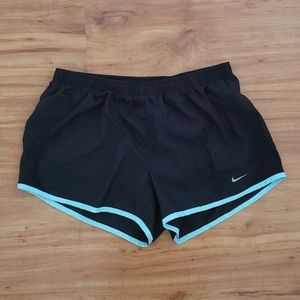 Nie shorts
